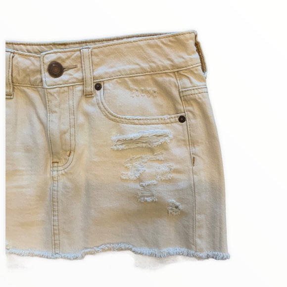 American Eagle Distressed Ripped Jean Skirt Sz 2 - Picture 4 of 9